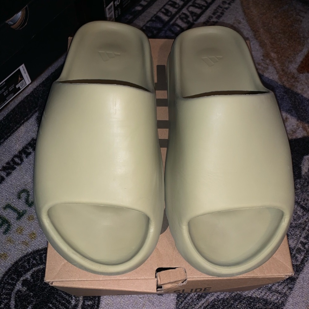 Yeezy Slides Resin